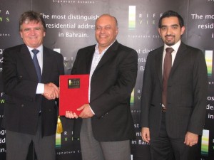 Hugh O'Shea, Mahmood Al-Yousif and Mohammed Abdulrahman at the Riffa Views website signing ceremony Riffa Views and Masadir Media enter into an agreement to restructure and relaunch riffaviews.com (l to r: Hugh O'Shea Director of Sales & Marketing at Riffa Views, Mahmood Al-Yousif Managing Director Masadir Media and Mohammed Abdulrahman Sales Manager at Riffa Views)